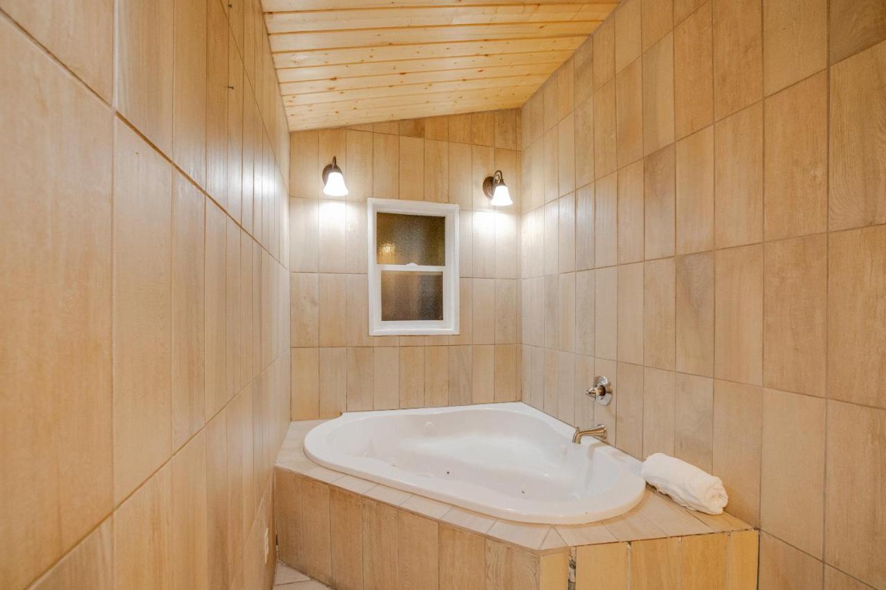 Arrowhead Tree Top Lodge เลคแอร์โรว์เฮด ภายนอก รูปภาพ