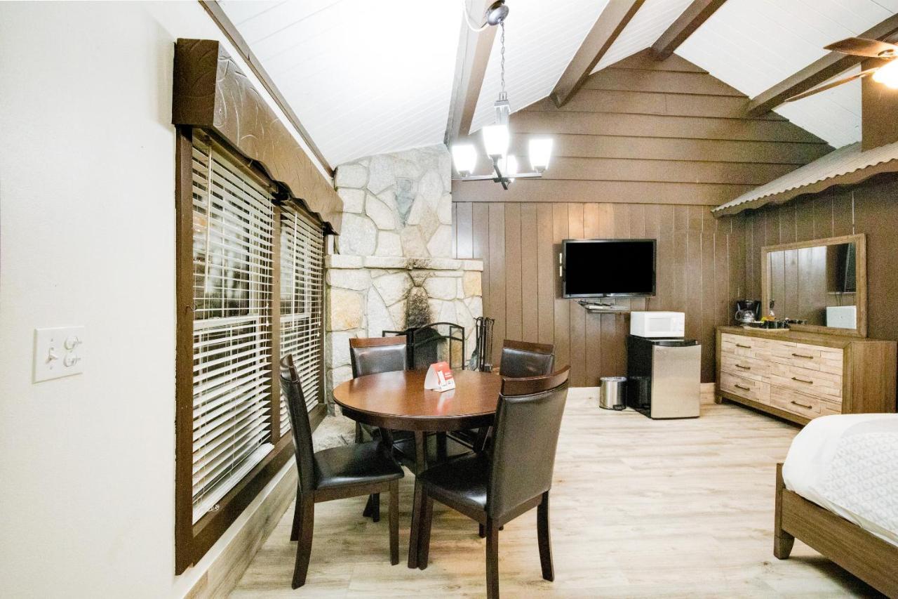 Arrowhead Tree Top Lodge เลคแอร์โรว์เฮด ภายนอก รูปภาพ